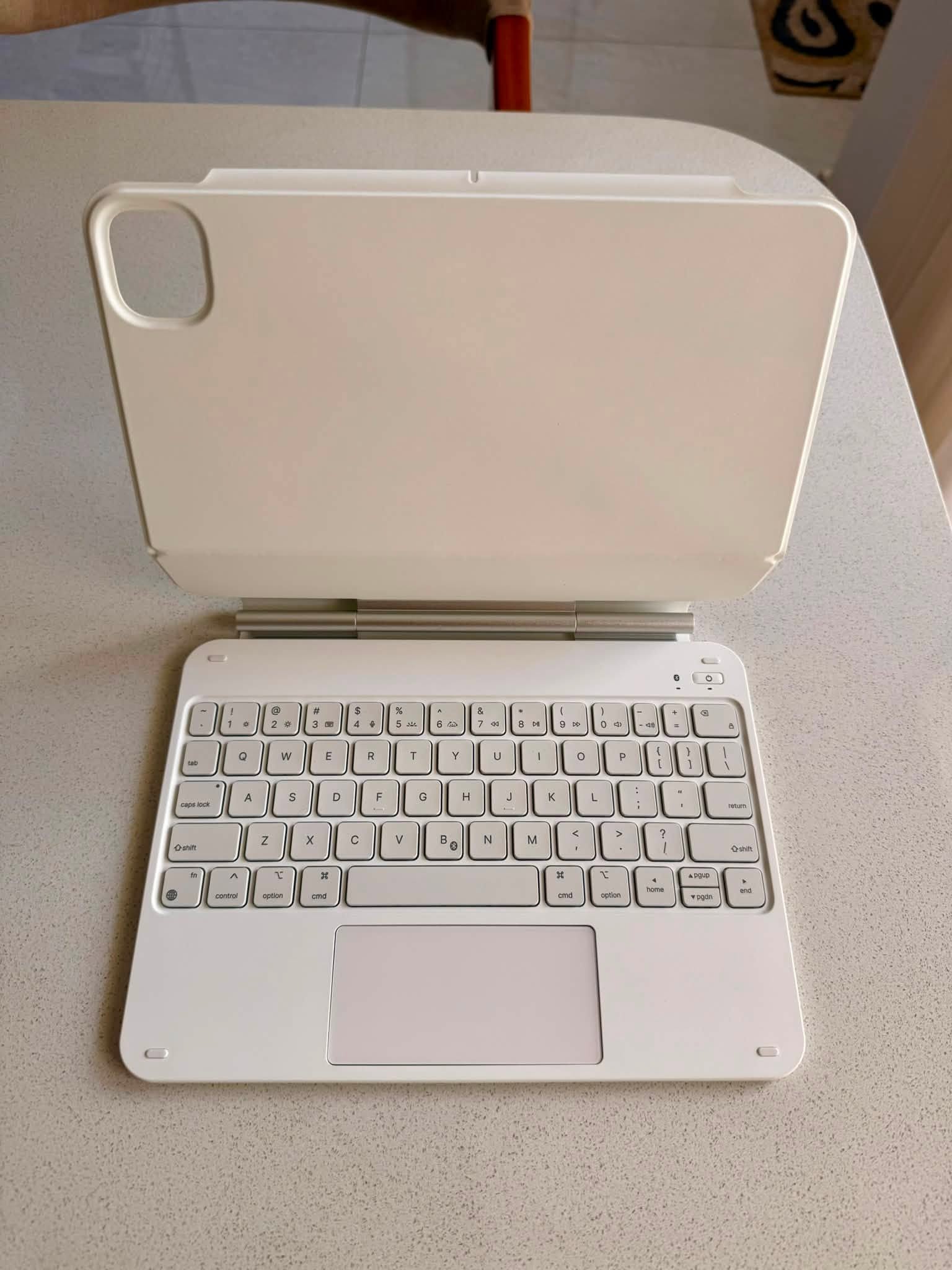 ESR Rebound 360 iPad Pro 11 Keyboard Case