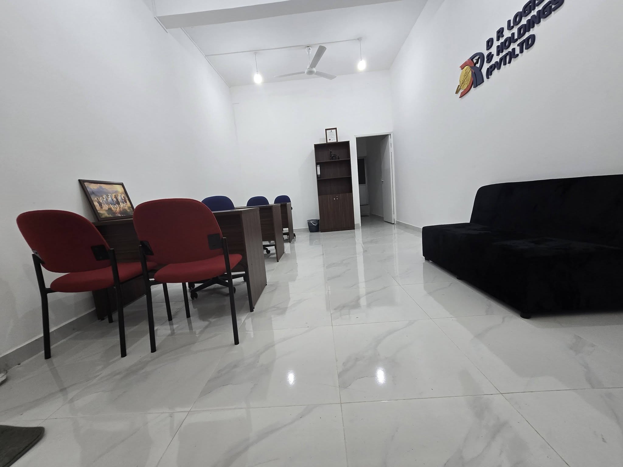 Office Space available in heart of Dehiwala (Hill Street) – 2nd Floor