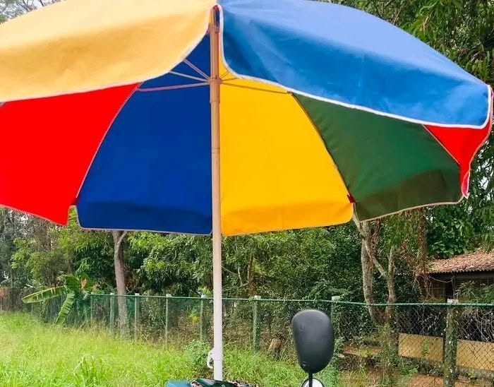 කුඩයක් විකිනීමට ඇත,