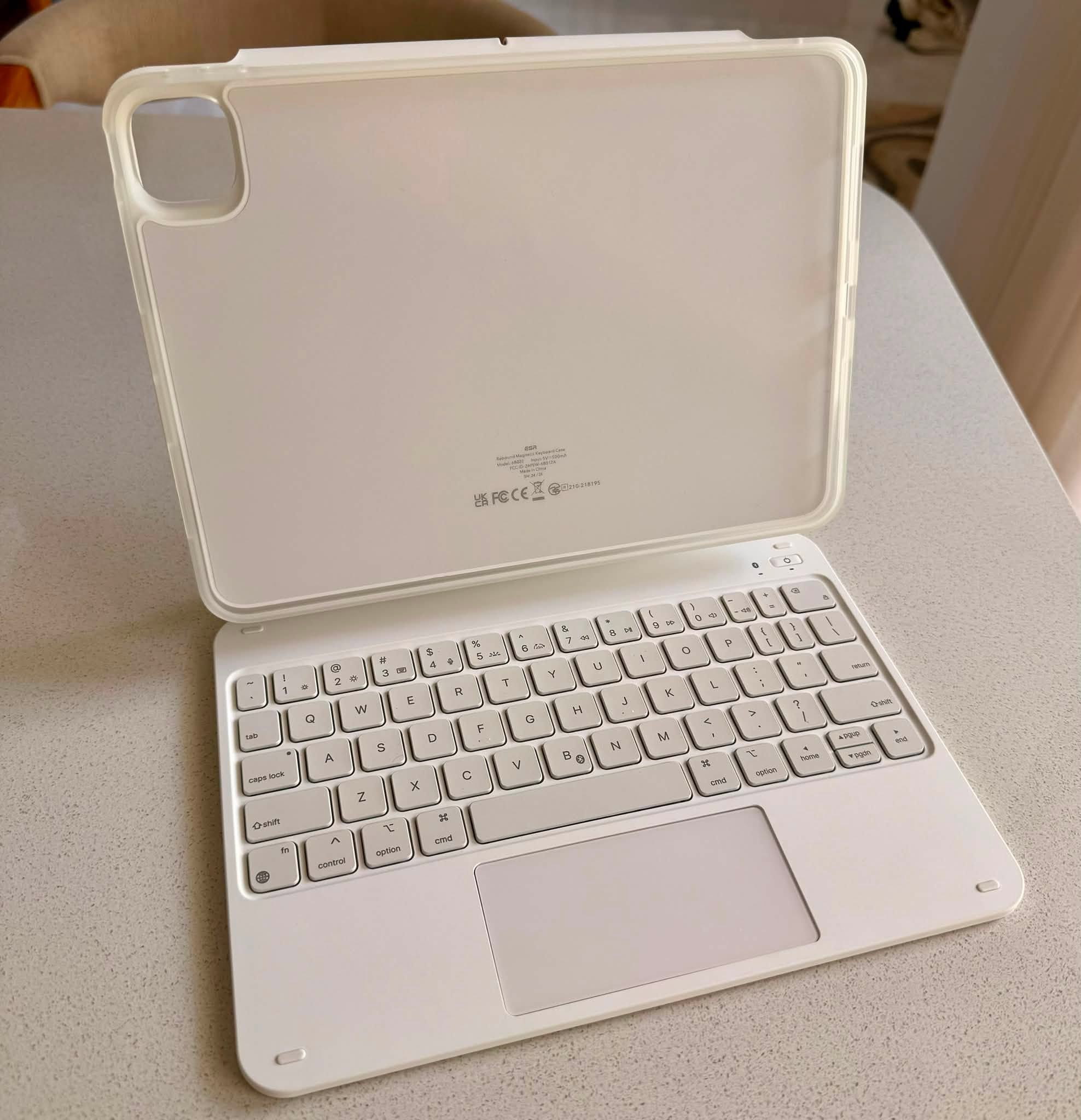 ESR Rebound 360 iPad Pro 11 Keyboard Case