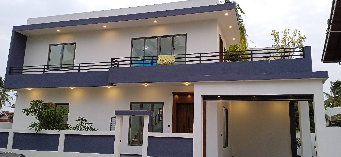 Box type house for sale in Katuwapitiya