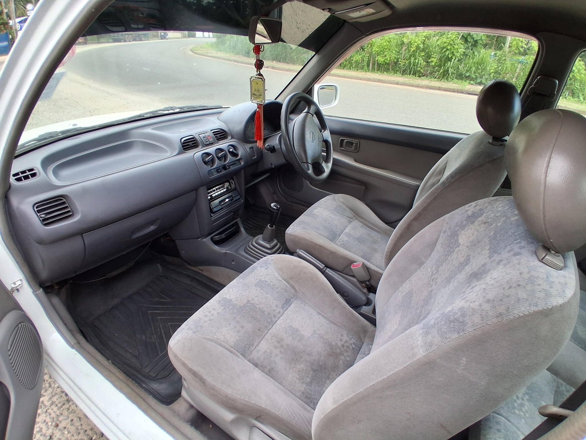Nissan march k 11