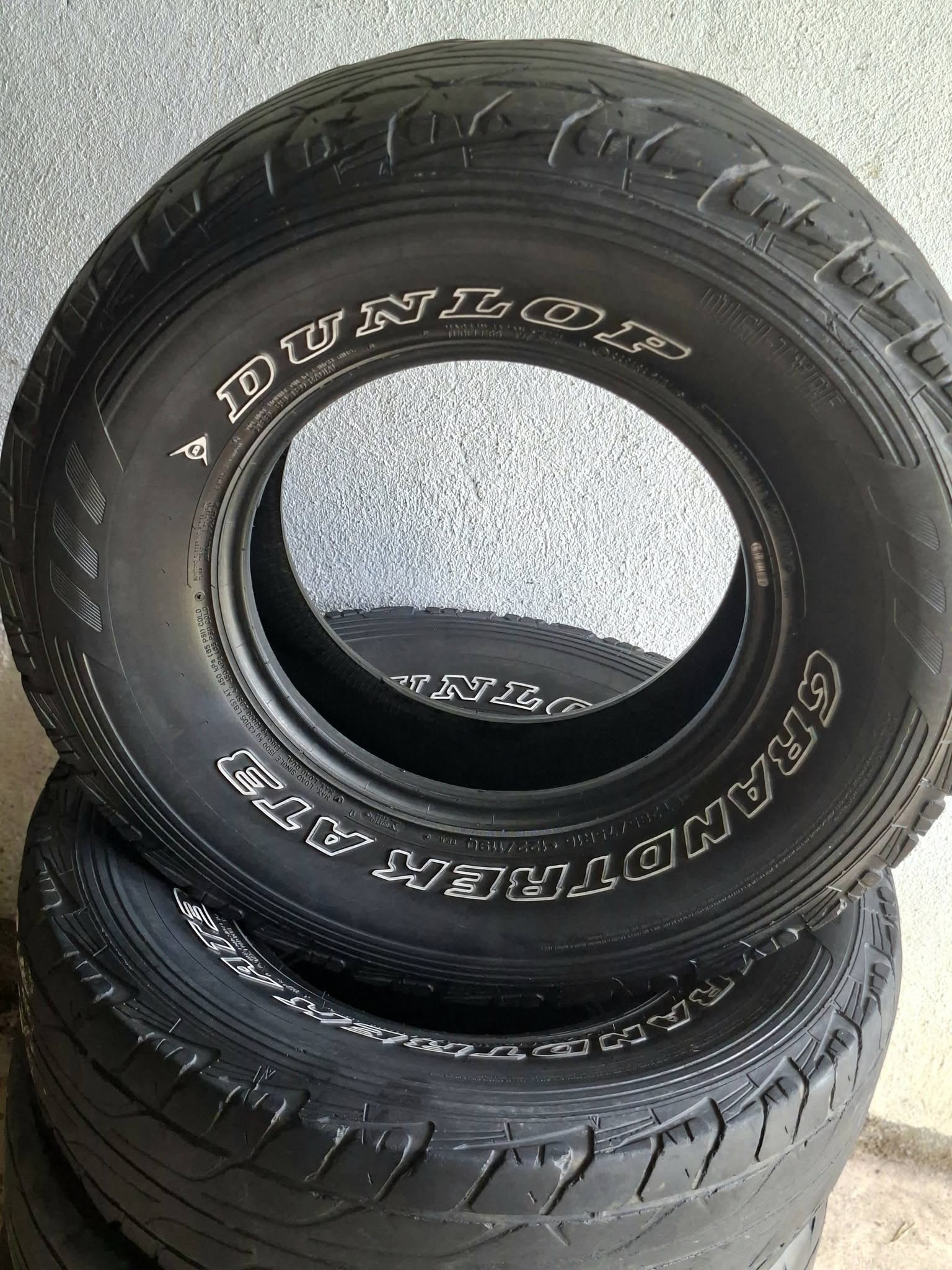 DUNLOP Tyres 285/75/16