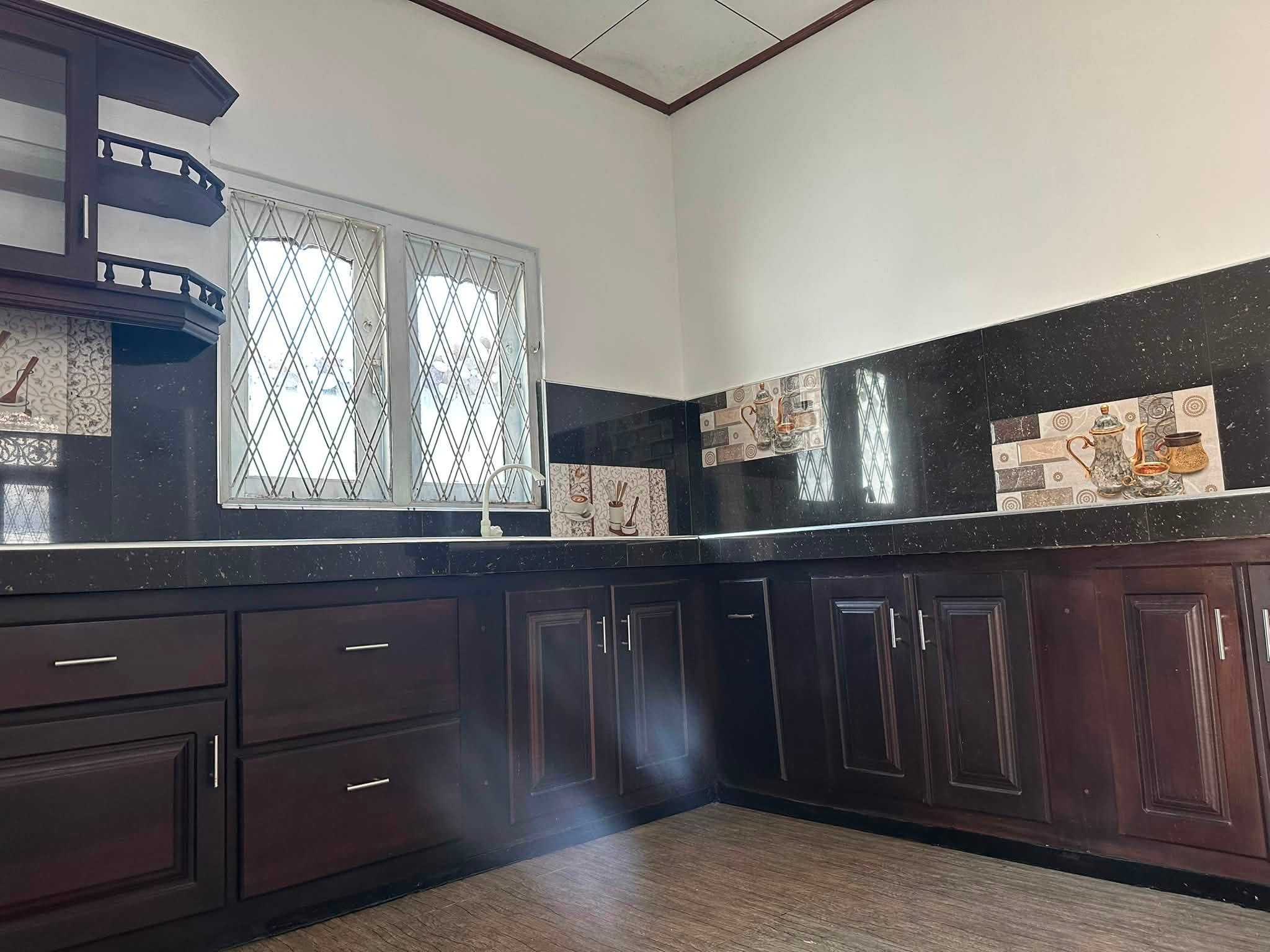 Land size- 10.75 & Fully completed house.