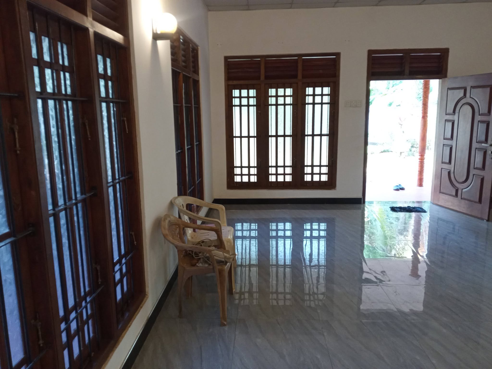 ගම්පහ අස්ගිරිය ප්‍රදේශයේ පිහිටි නිදන කාමර 3 ක නිවසක් සහිත පර්චස් 15 ක සින්නක්කර ඔප්පු සහිත වටිනා දේපළ ඉක්මනින් විකිණීමට ඇත