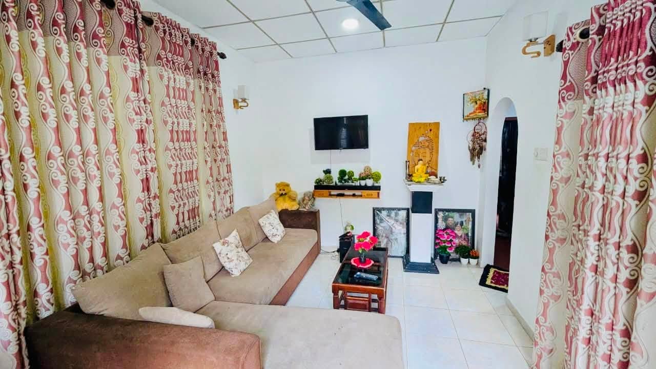 House For Sale In Athurugiriya
