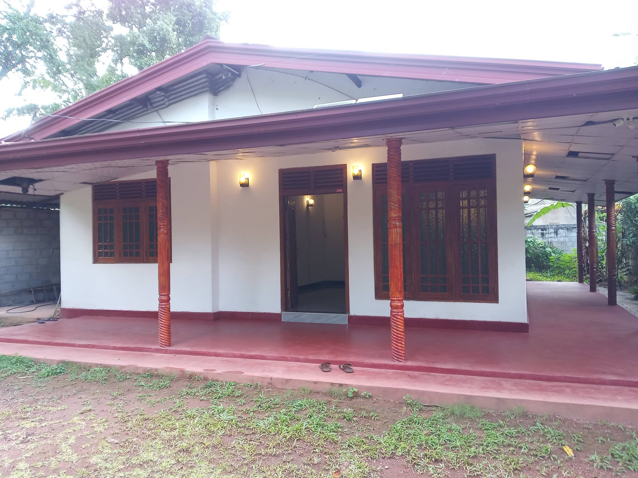 ගම්පහ අස්ගිරිය ප්‍රදේශයේ පිහිටි නිදන කාමර 3 ක නිවසක් සහිත පර්චස් 15 ක සින්නක්කර ඔප්පු සහිත වටිනා දේපළ ඉක්මනින් විකිණීමට ඇත