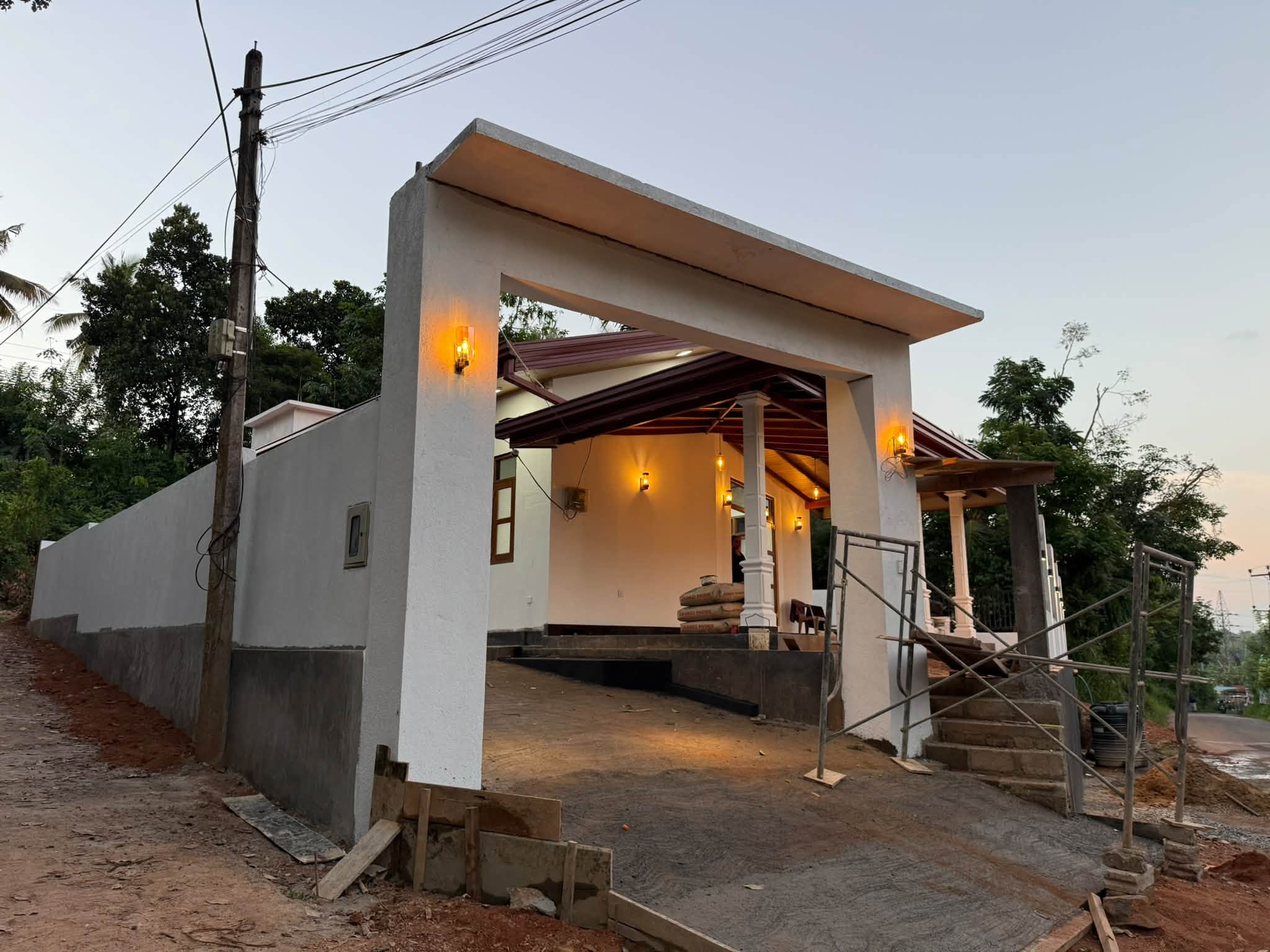 ගම්පහ මිනුවන්ගොඩ නව නිවසක්‌ විකිනීමට ඇත,