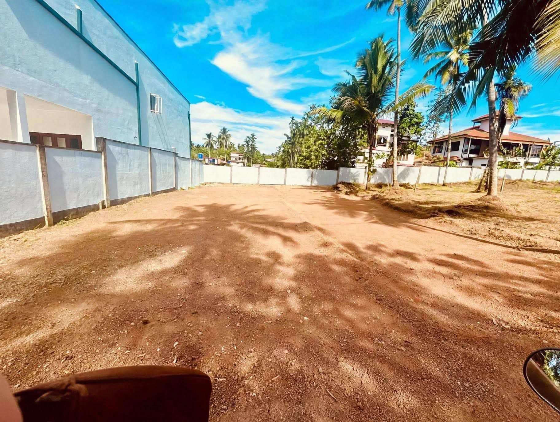 මරදගහමුල නගරයෙන් සේලන් බැන්කුව අසල පර්ච් 15 විකිණිමට