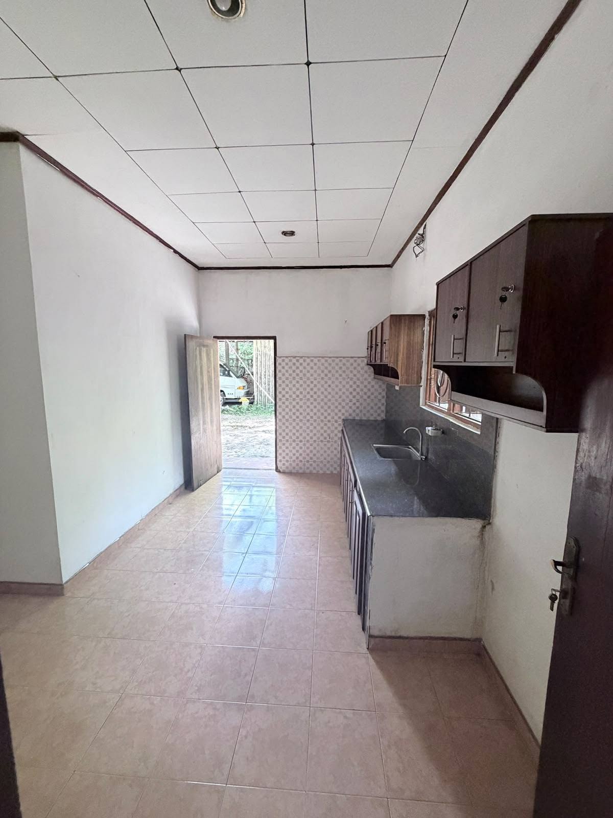 නිවසක් විකිණීමට – ජා-ඇල, නිවන්දම