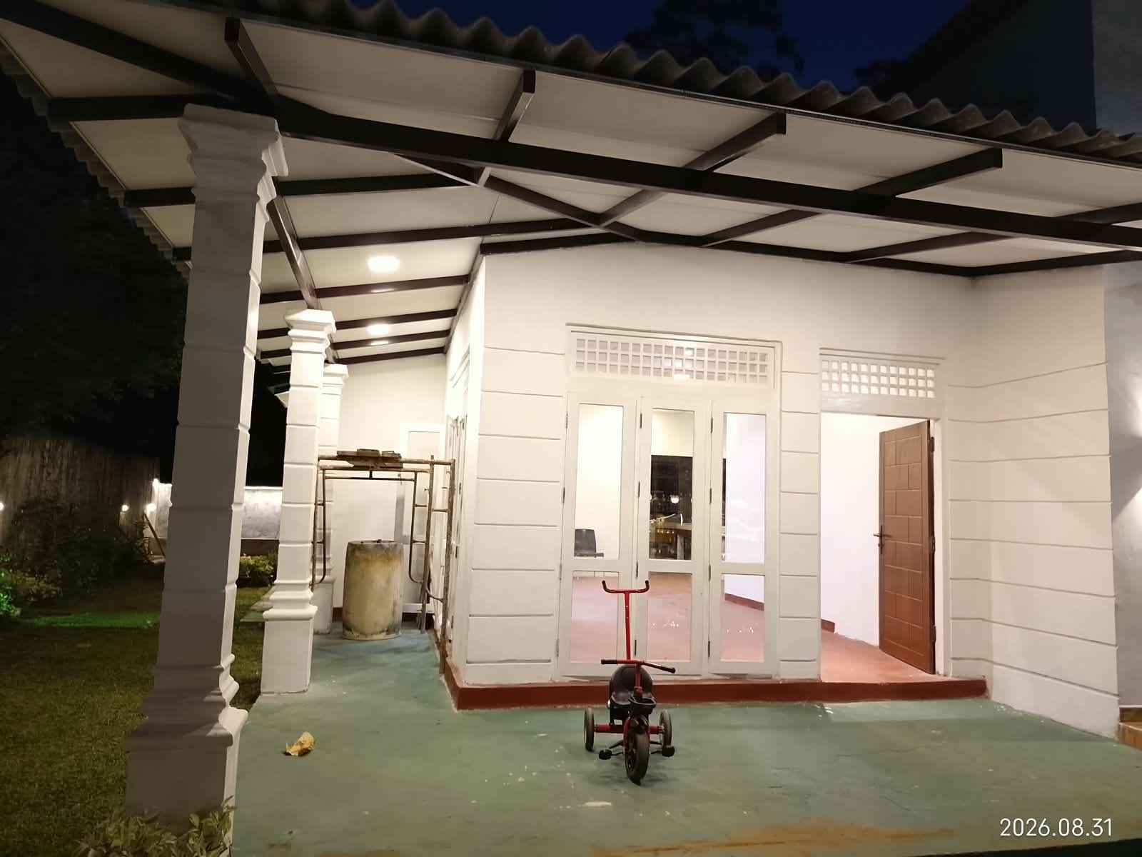 ගම්පහ, පෙතියාගොඩ අලුතින් ඉදිකරන ලද නිවාස විකිනීමට.