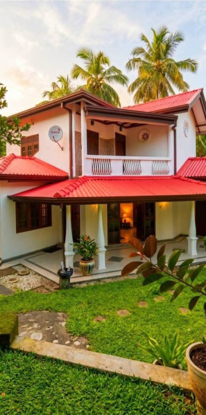 කඩවත ගණේමුල්ල ප්‍රධාන මාර්ගයට නුදුරින්. පර්චස් 15ක නිවස සහිත ඉඩම විකිණීමට.